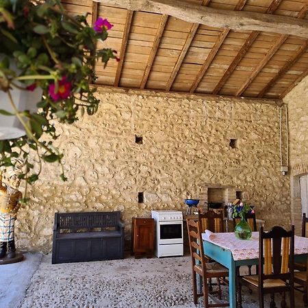 Le Coq En Repos Bed & Breakfast Saint-Sylvestre-sur-Lot Exterior photo