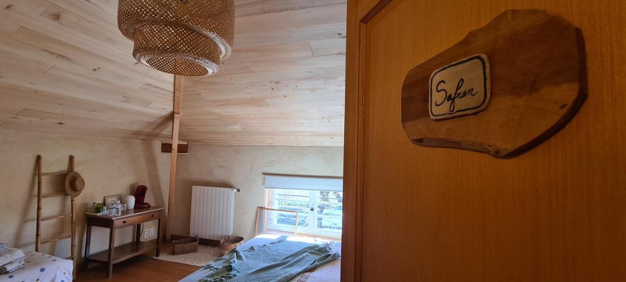 Le Coq En Repos Bed & Breakfast Saint-Sylvestre-sur-Lot Exterior photo
