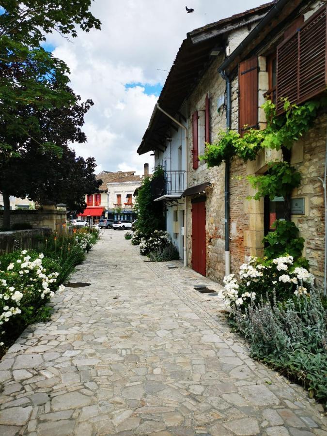Le Coq En Repos Bed & Breakfast Saint-Sylvestre-sur-Lot Exterior photo