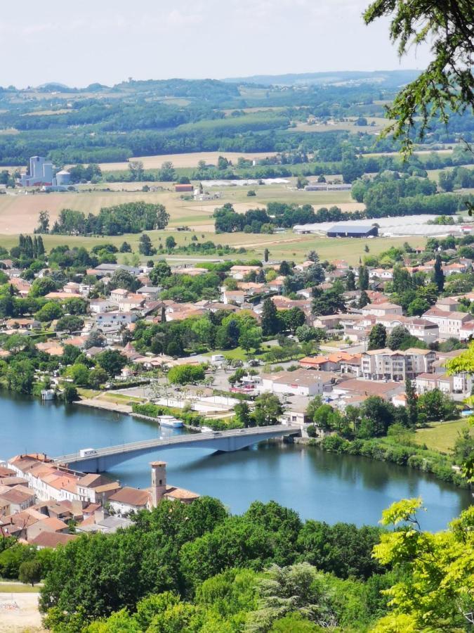 Le Coq En Repos Bed & Breakfast Saint-Sylvestre-sur-Lot Exterior photo