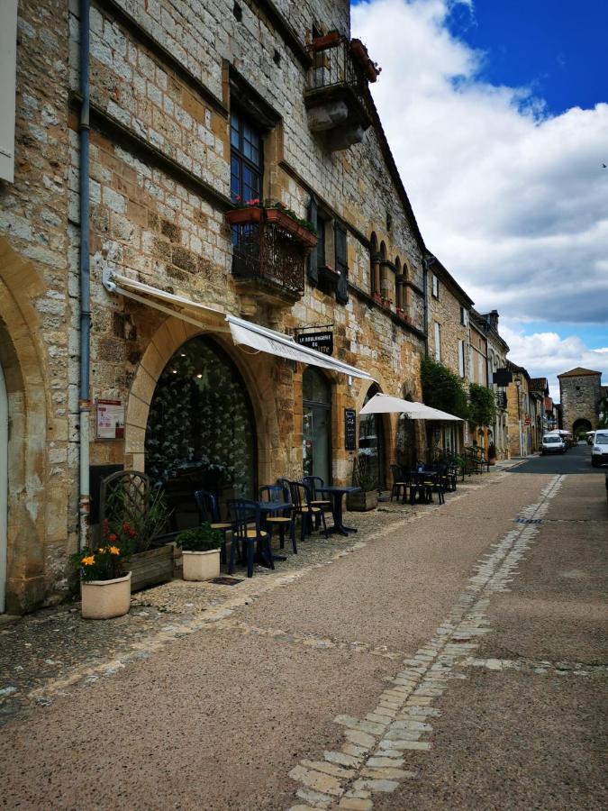 Le Coq En Repos Bed & Breakfast Saint-Sylvestre-sur-Lot Exterior photo