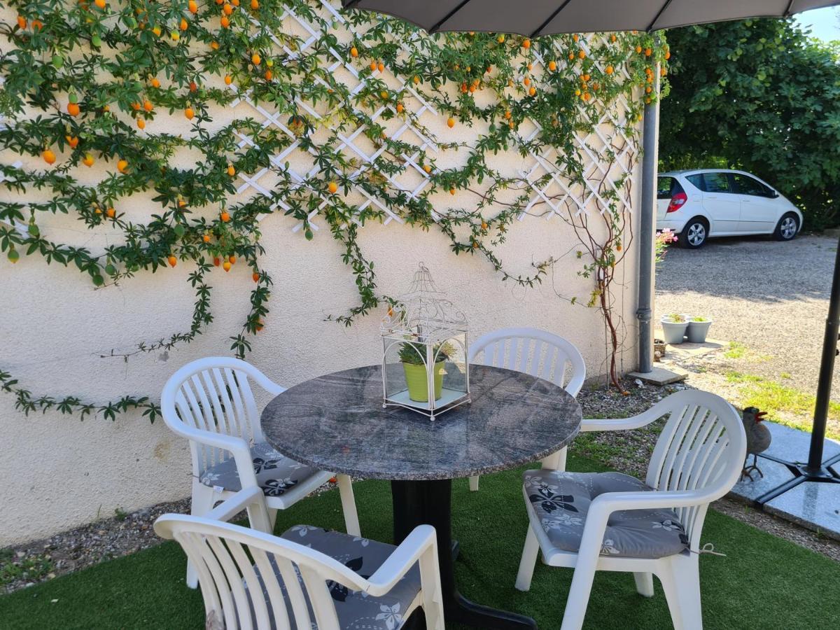 Le Coq En Repos Bed & Breakfast Saint-Sylvestre-sur-Lot Exterior photo